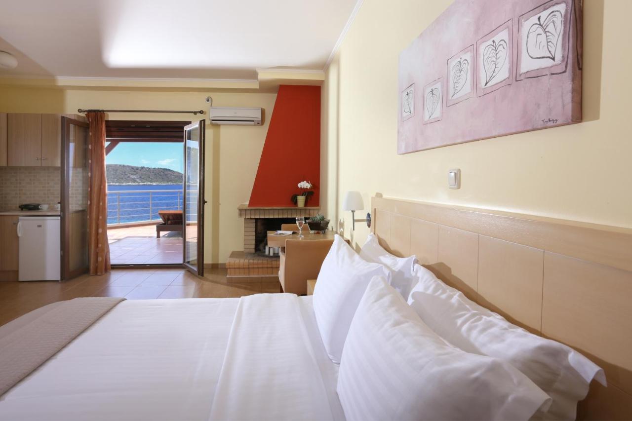 Faros Luxury Suites Marathópoli Kültér fotó