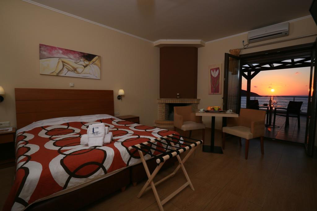 Faros Luxury Suites Marathópoli Kültér fotó