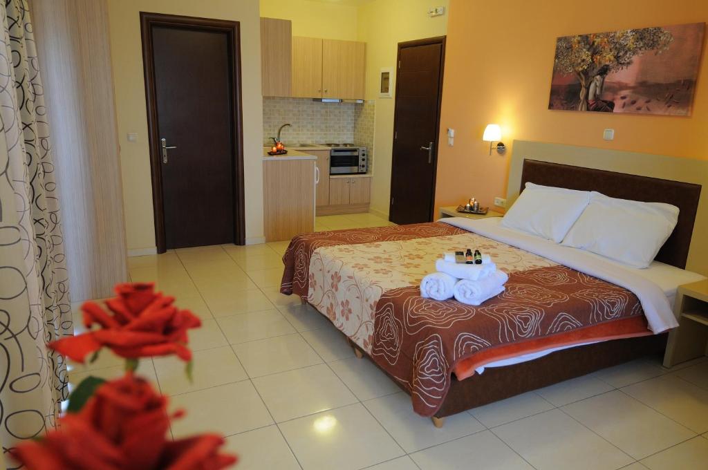 Faros Luxury Suites Marathópoli Szoba fotó